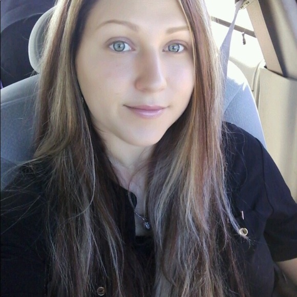 Meet your Posher, Ashley - Picture 1 of 2